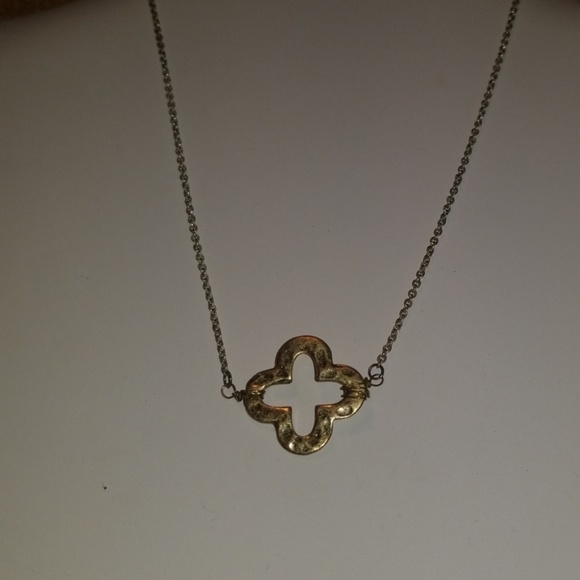 Envious Clover Necklace - Picture 7 of 8